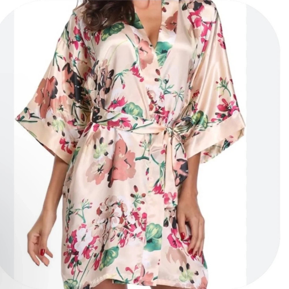 Ms. Lovely M/L floral satin robe with pockets
